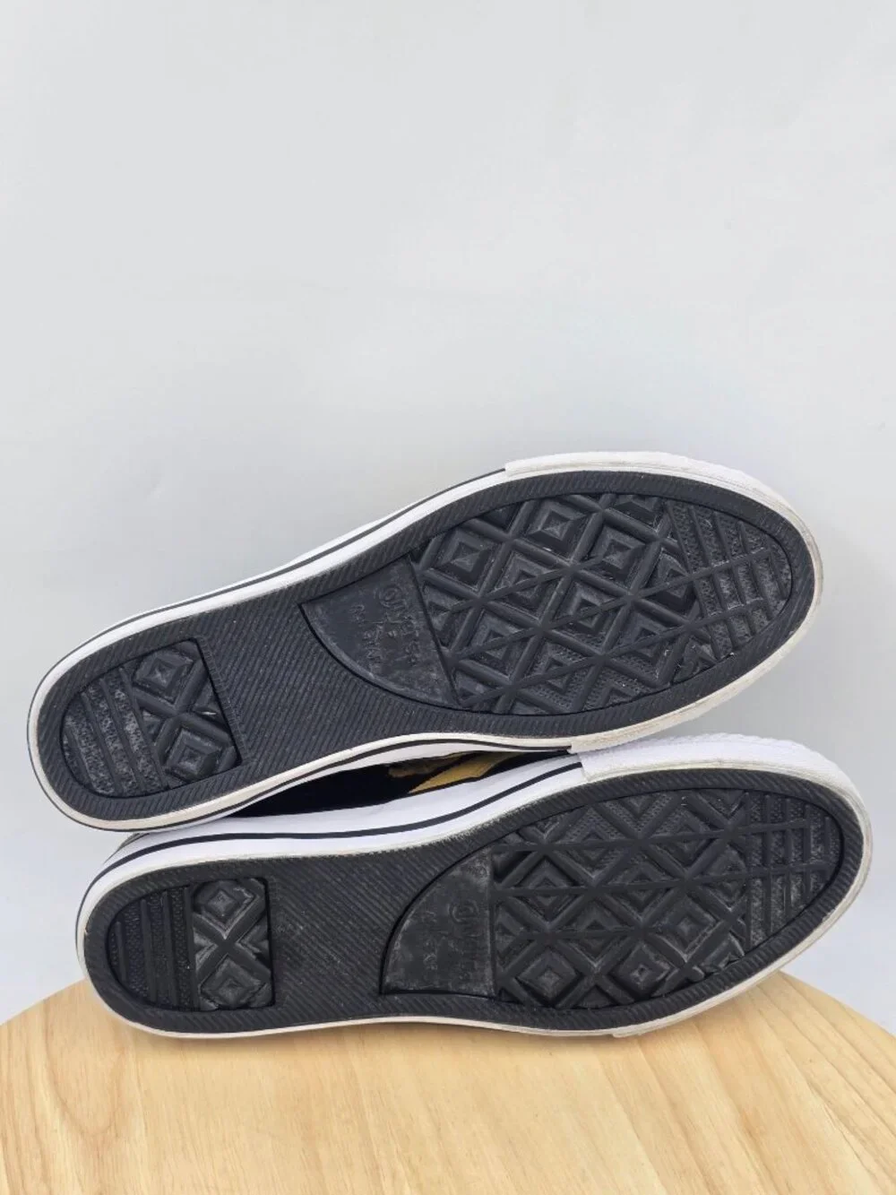 Converse Star Player 3V OX sneakers  Junior Boys sz 6